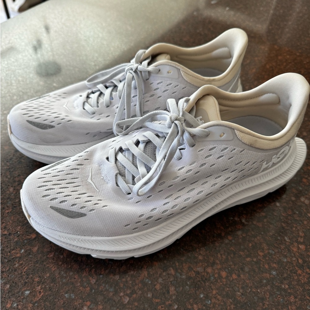 Hoka Kawana running shoe